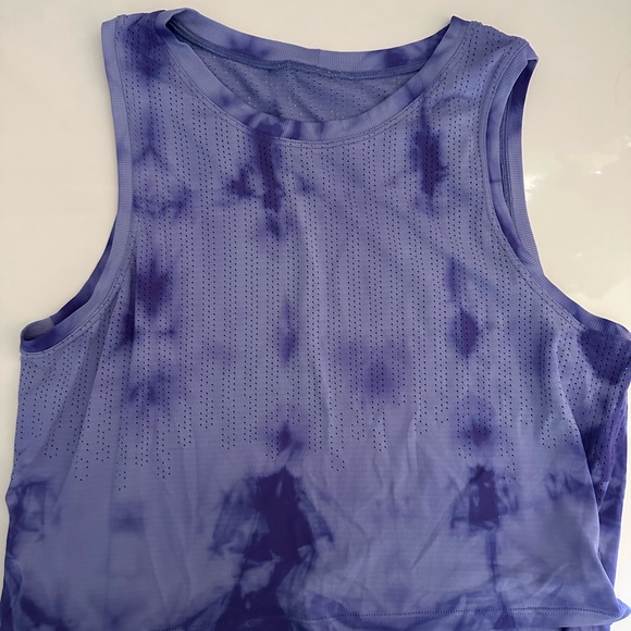 Lululemon Train to Be Tank Top in Rain Stripe Marble Dye Charged Indigo - Picture 2 of 2